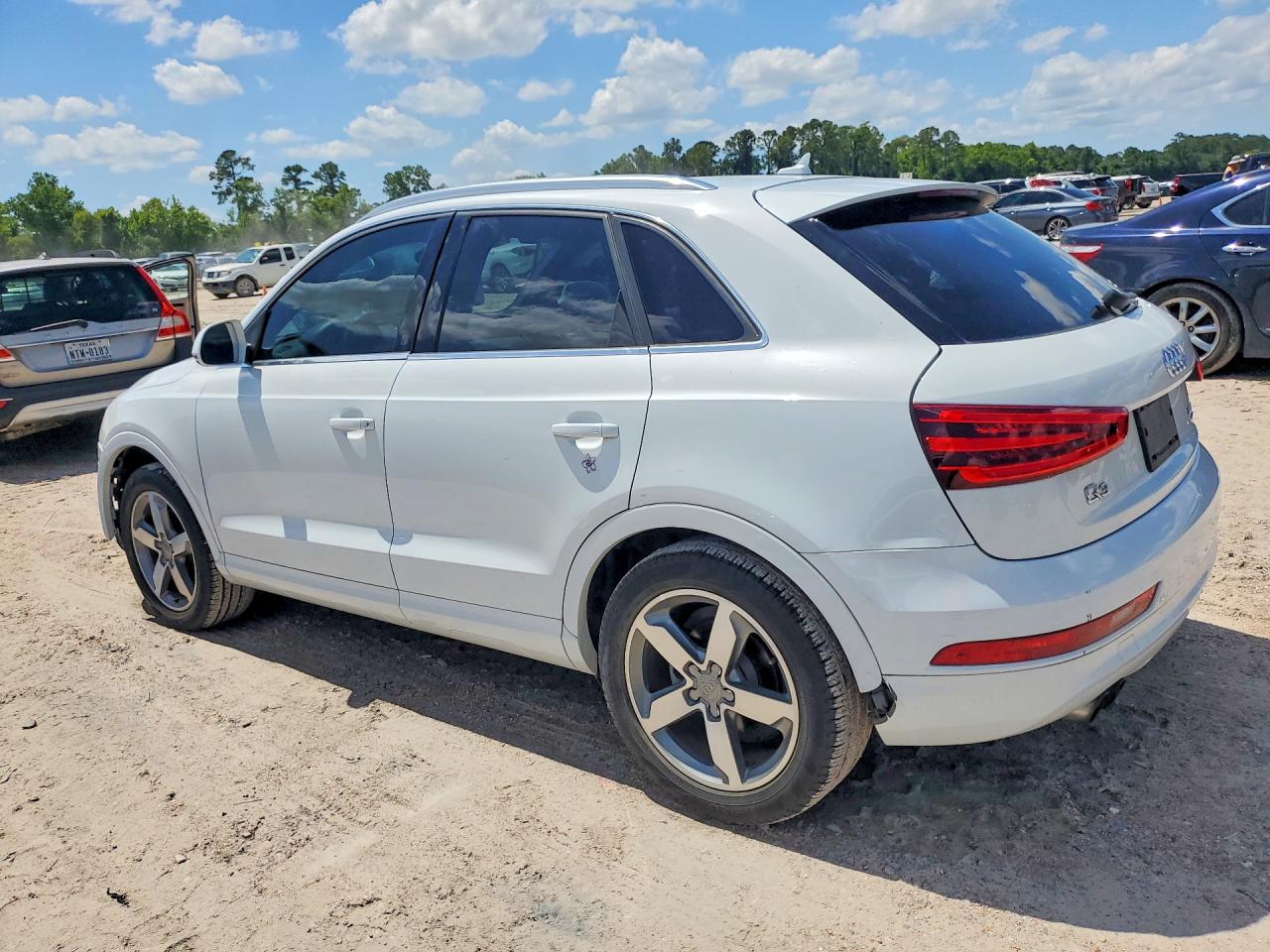 Audi Q3 Premium Plus