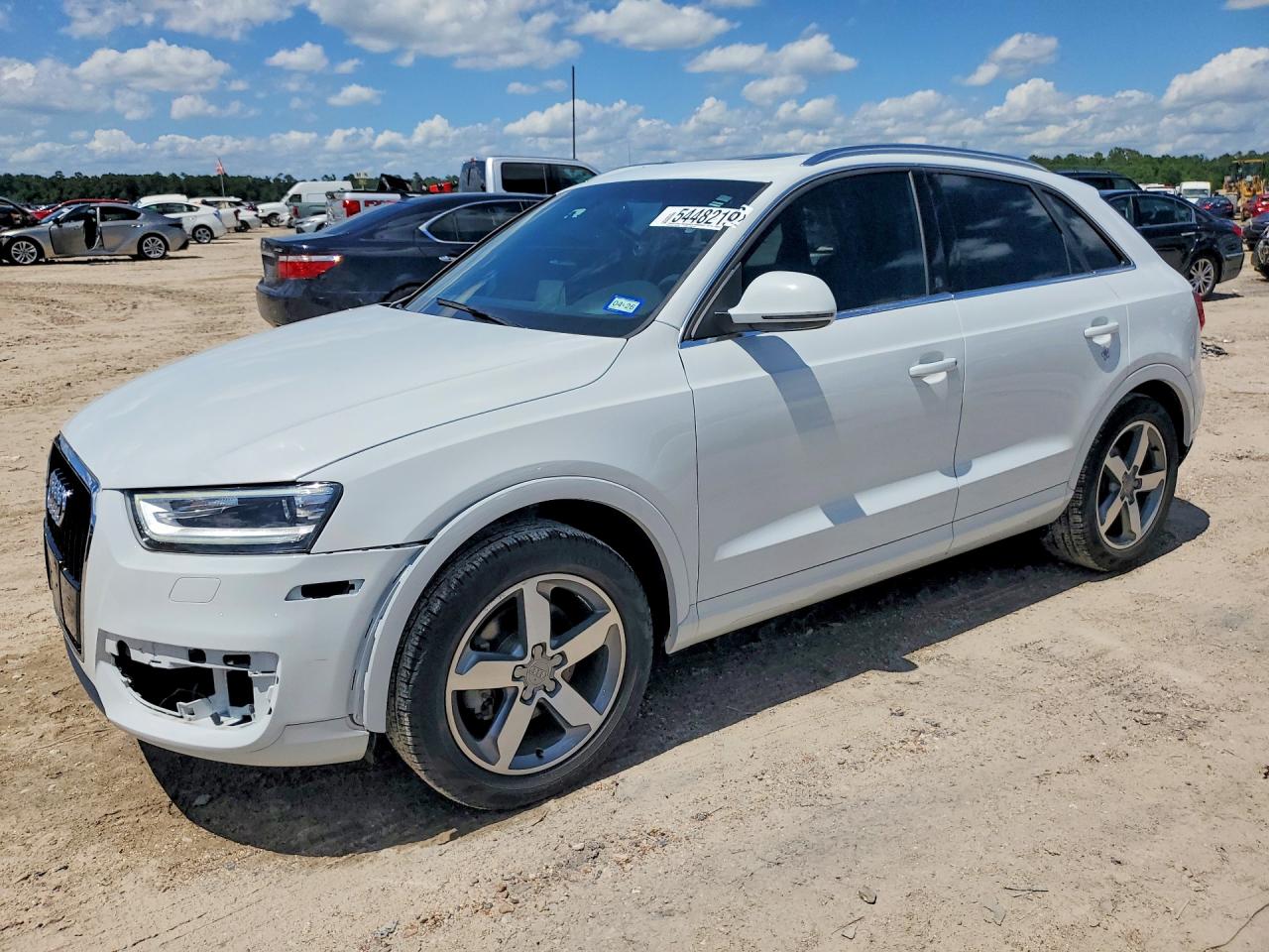 Salvage Audi Q3 Image