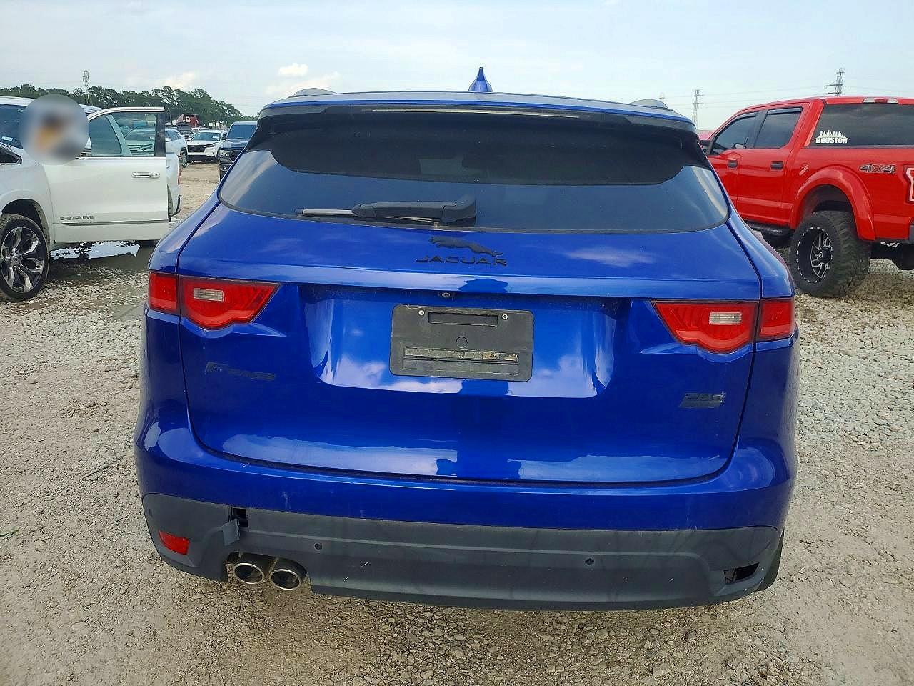 Jaguar F-PACE R - Sport