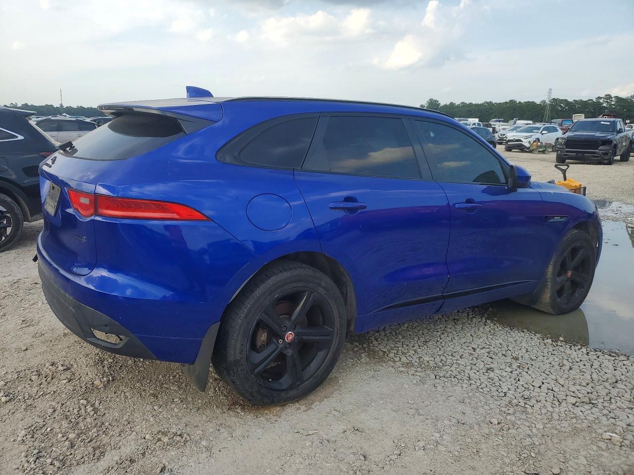 Jaguar F-PACE R - Sport