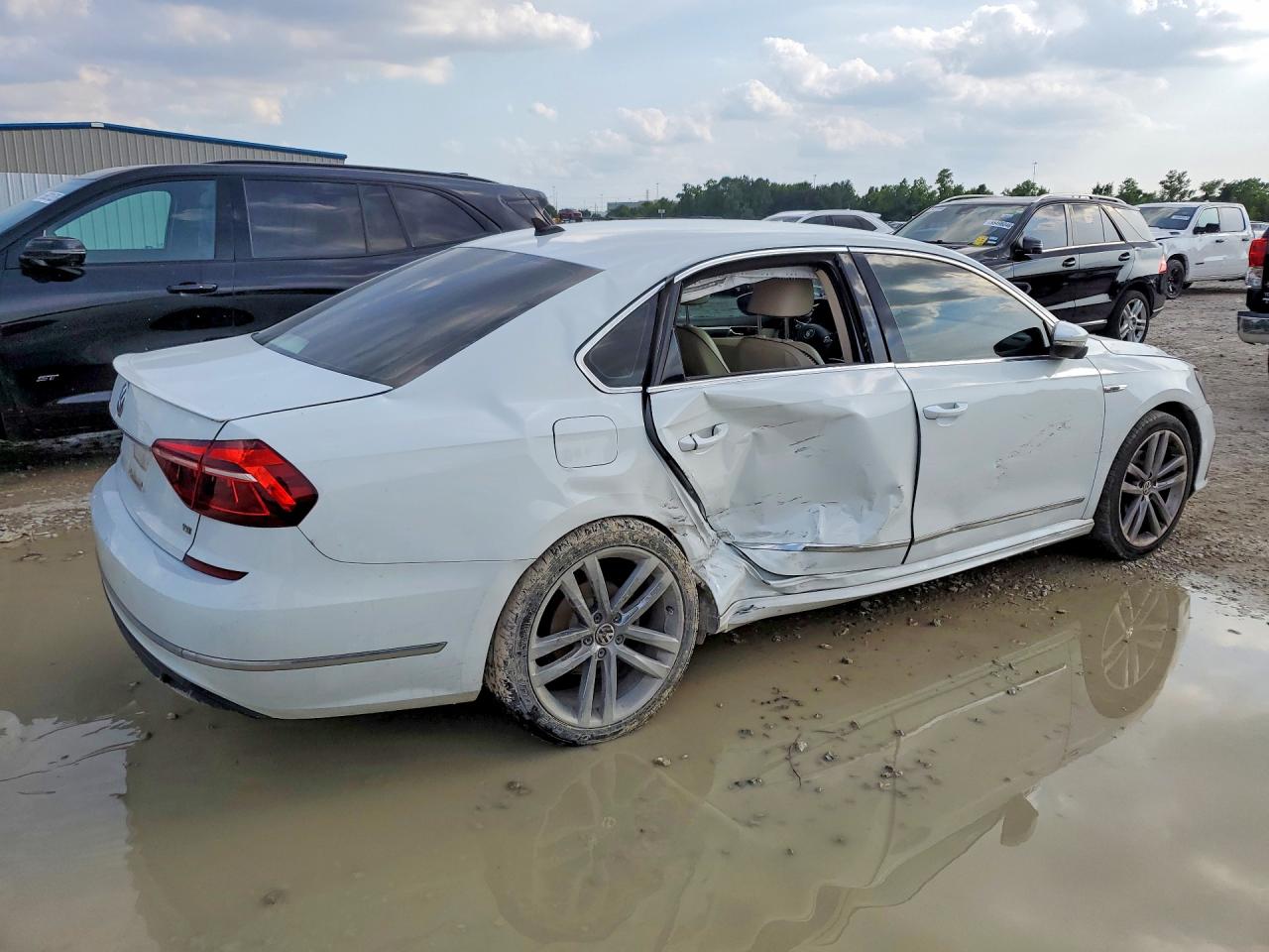 Volkswagen Passat R-line