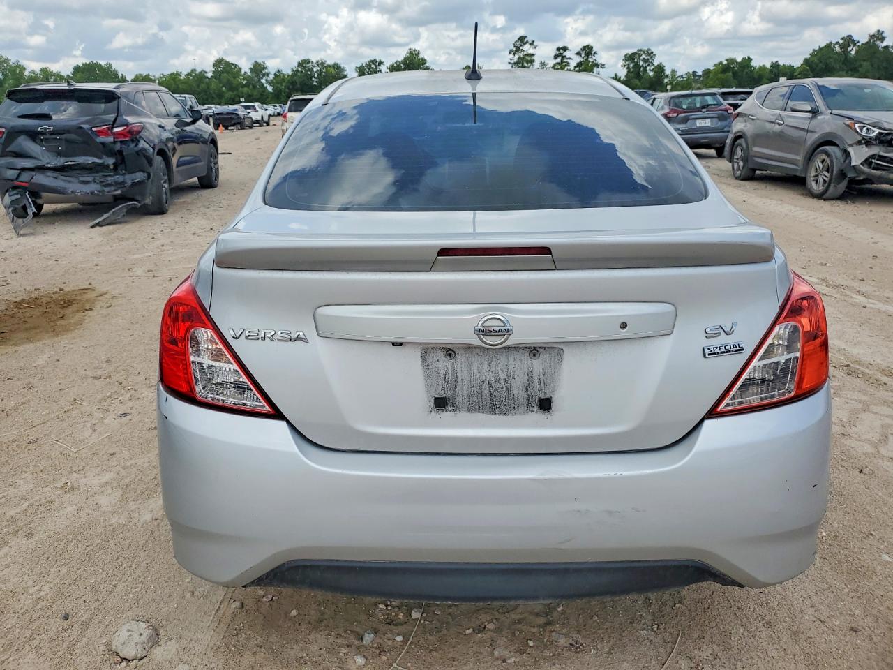 Nissan Versa Sv