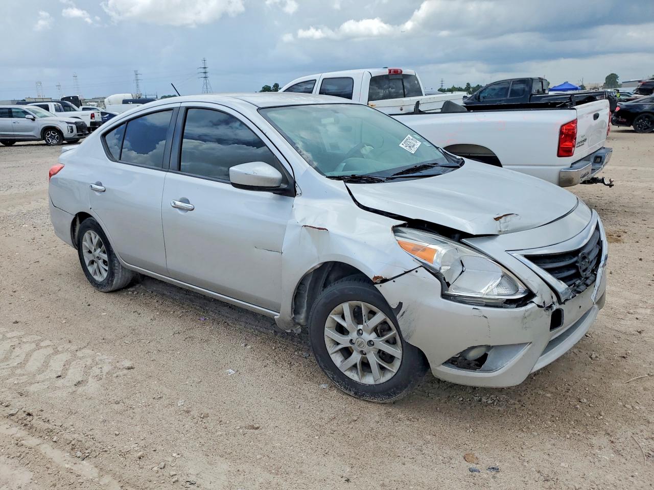 Nissan Versa Sv