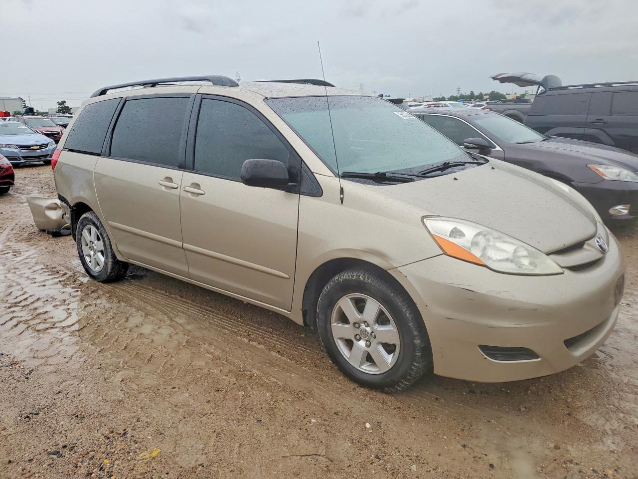 Toyota Sienna Le 7-passenger