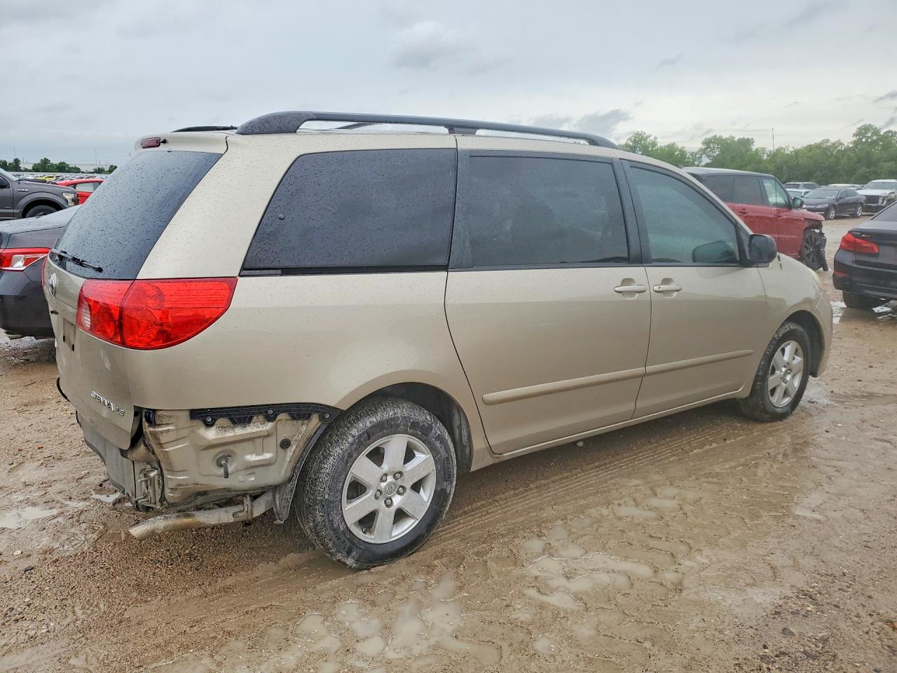 Toyota Sienna Le 7-passenger