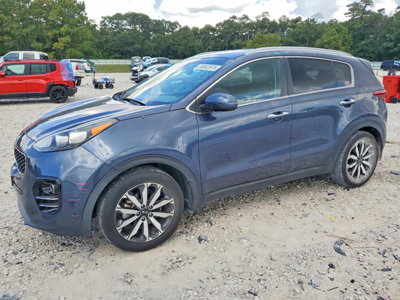 Salvage Kia Sportage Image