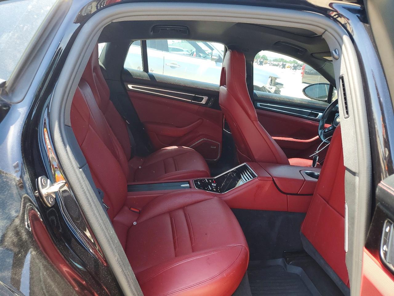 Porsche Panamera Base