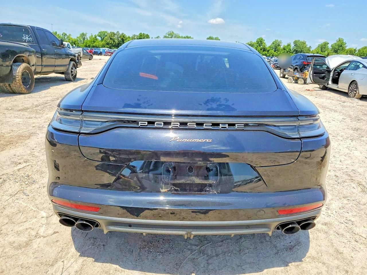 Porsche Panamera Base
