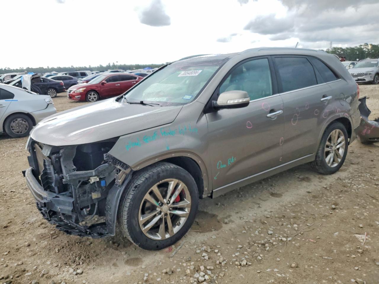 Salvage Kia Sorento Image
