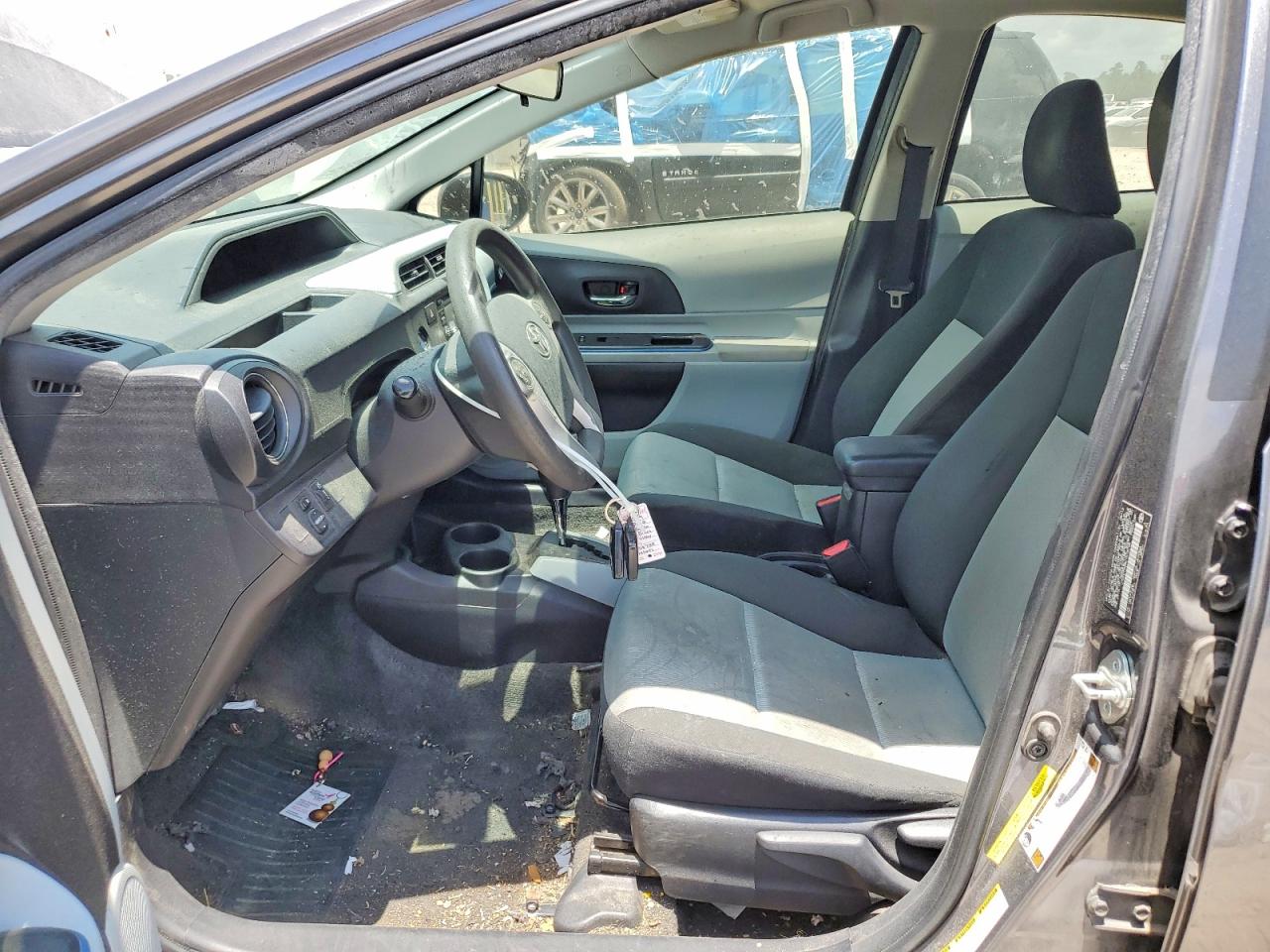 Toyota Prius c Three