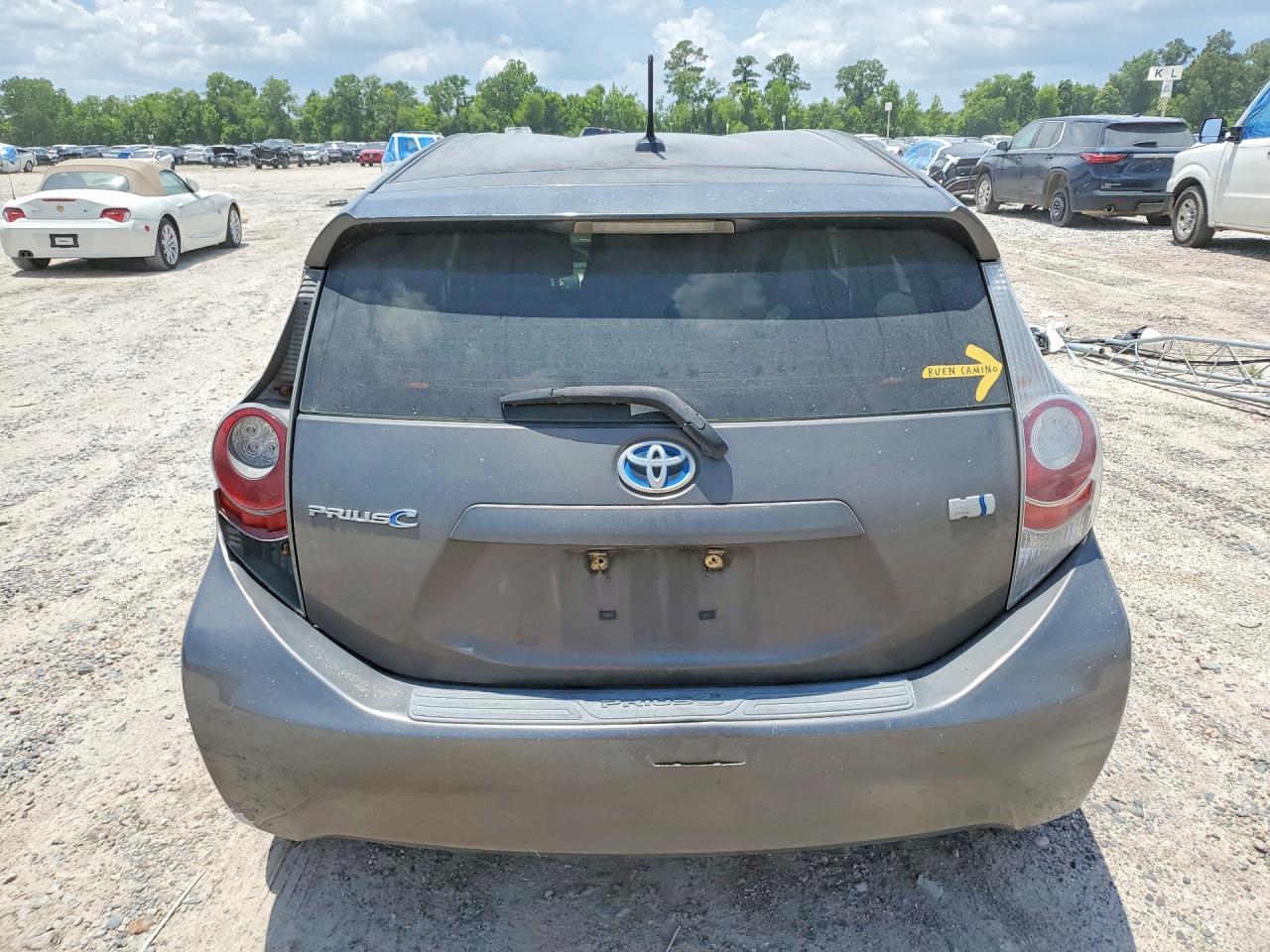 Toyota Prius c Three
