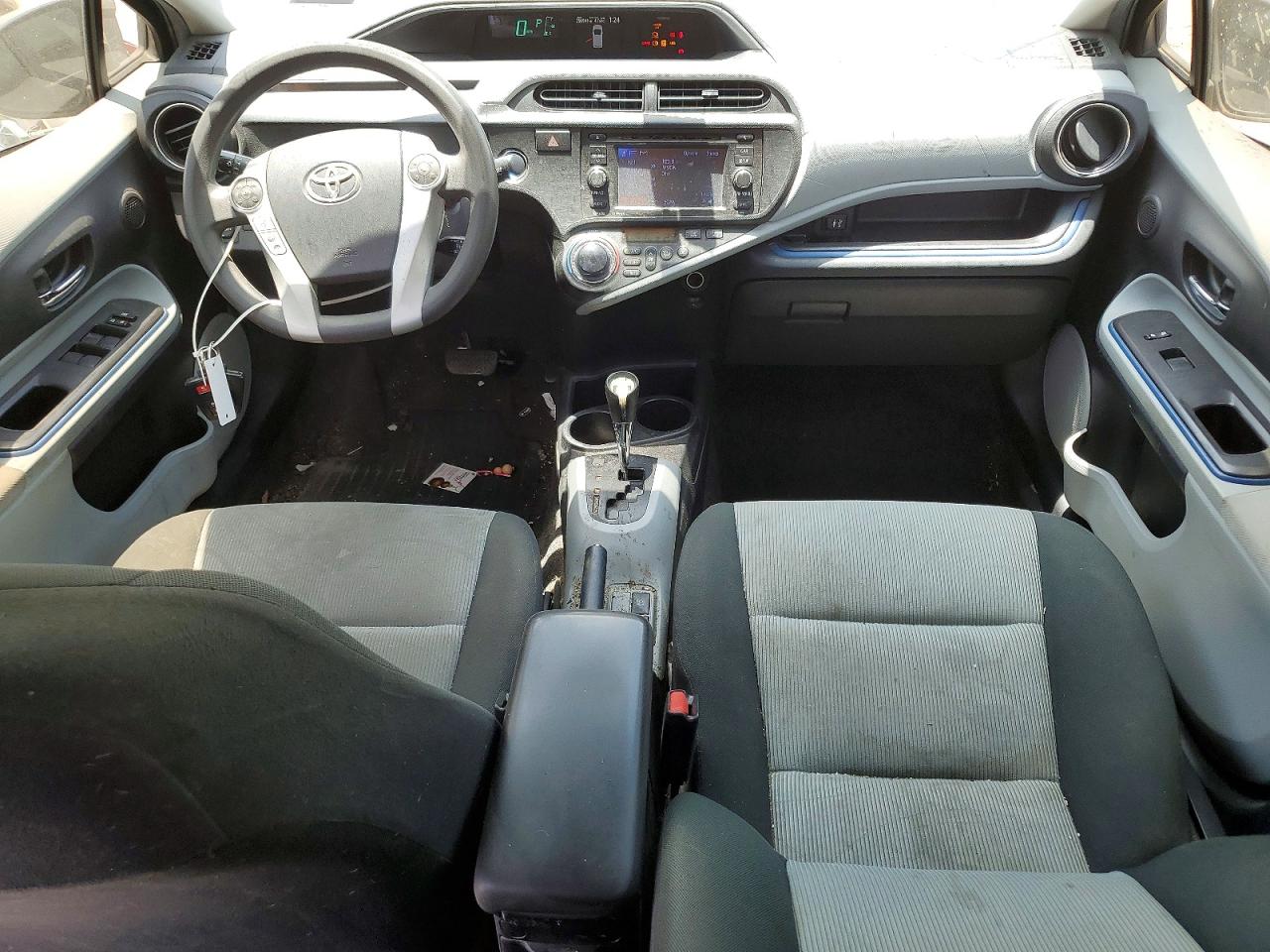 Toyota Prius c Three