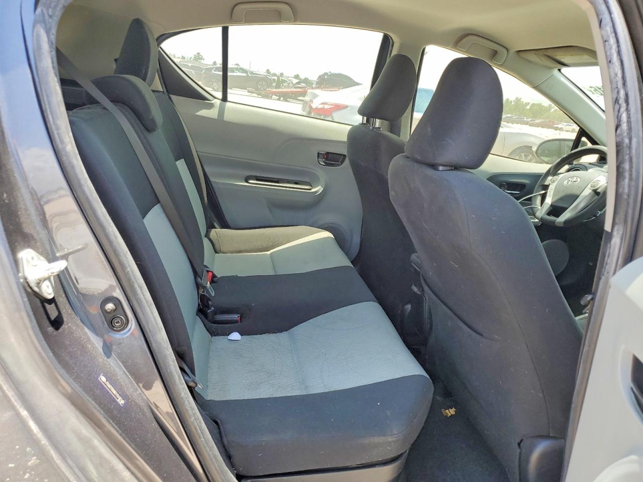 Toyota Prius c Three