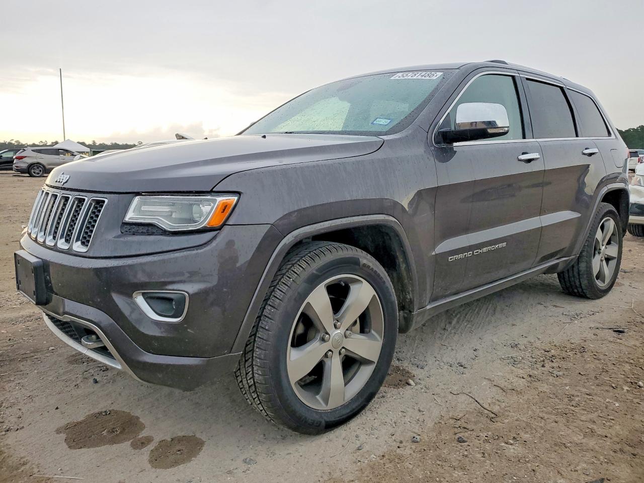 Salvage Jeep Cherokee Image