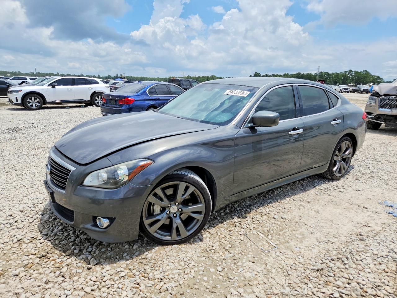 Salvage INFINITI M37 Image