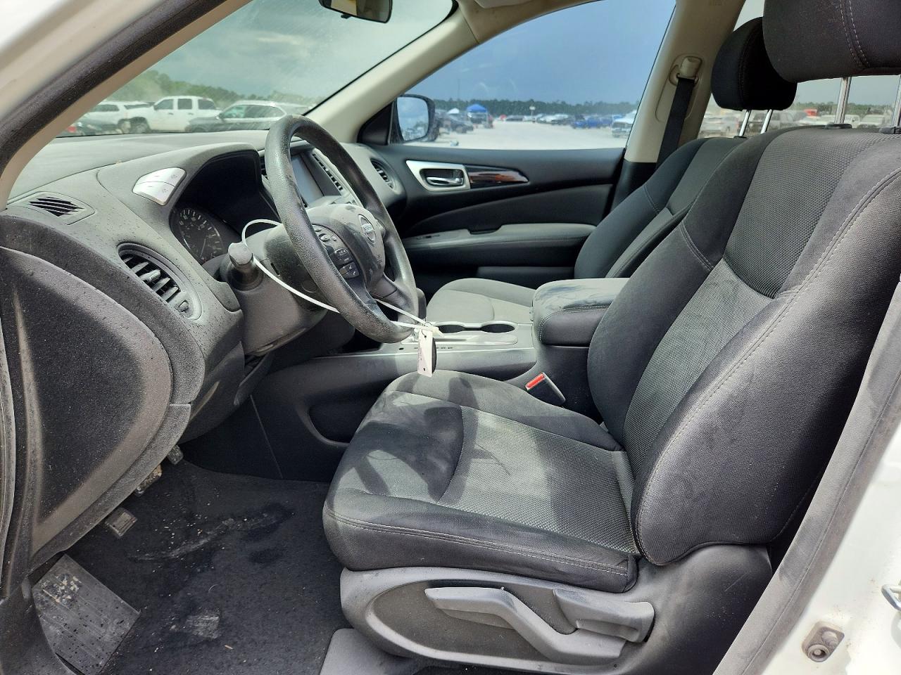 Nissan Pathfinder S