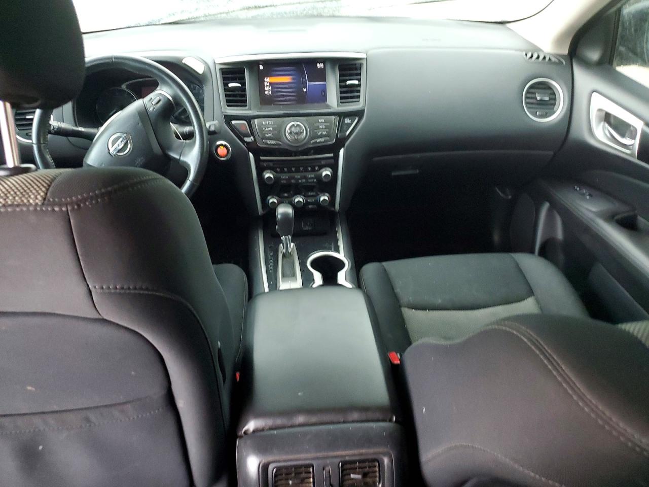 Nissan Pathfinder Sv