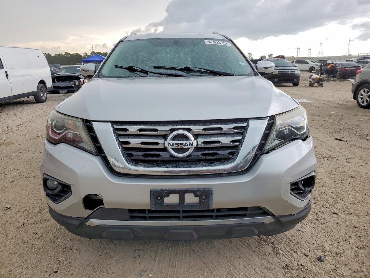 Nissan Pathfinder Sv