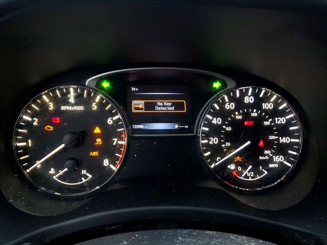 Nissan Pathfinder Sv