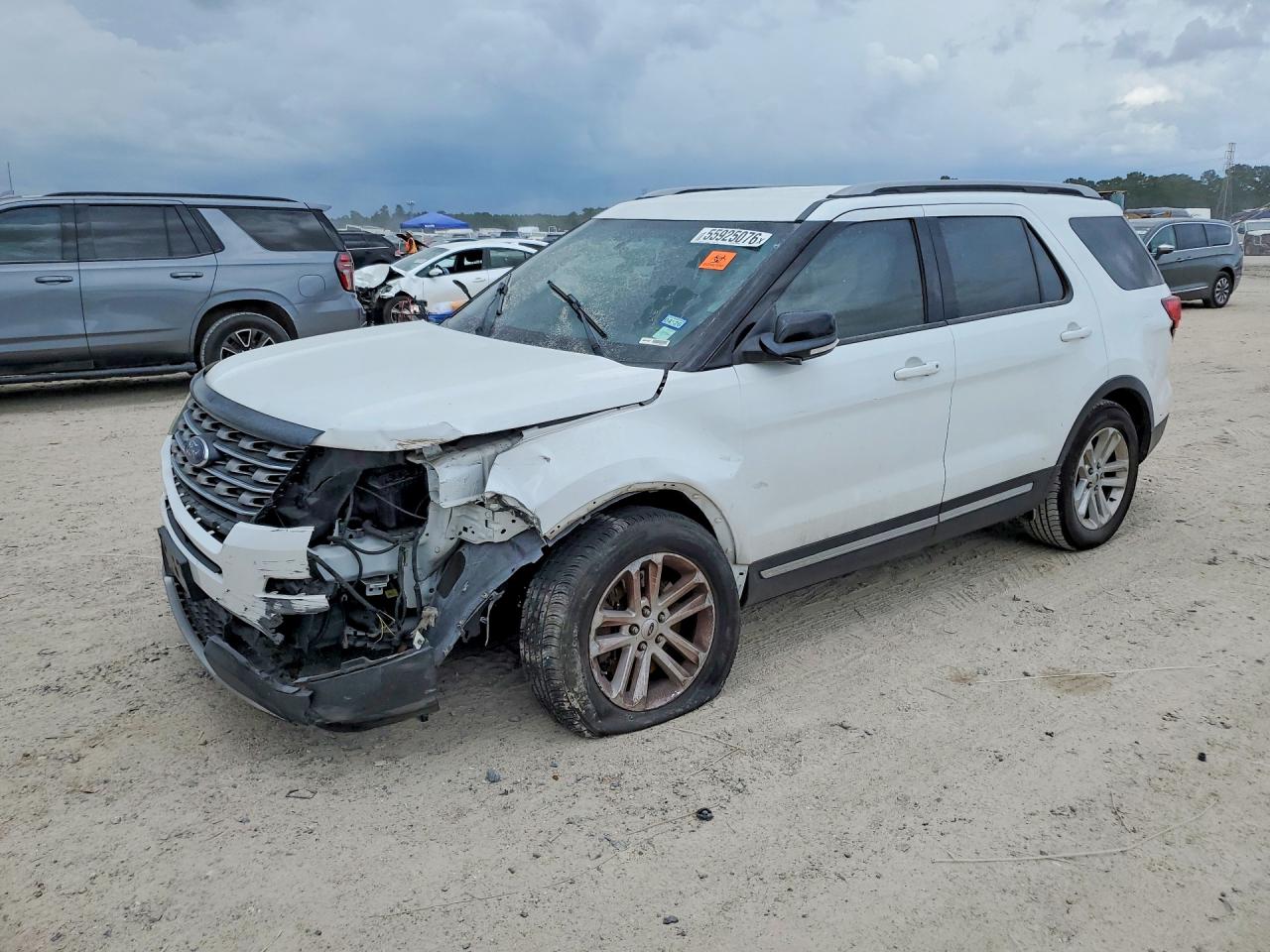 Salvage Ford Explorer Image