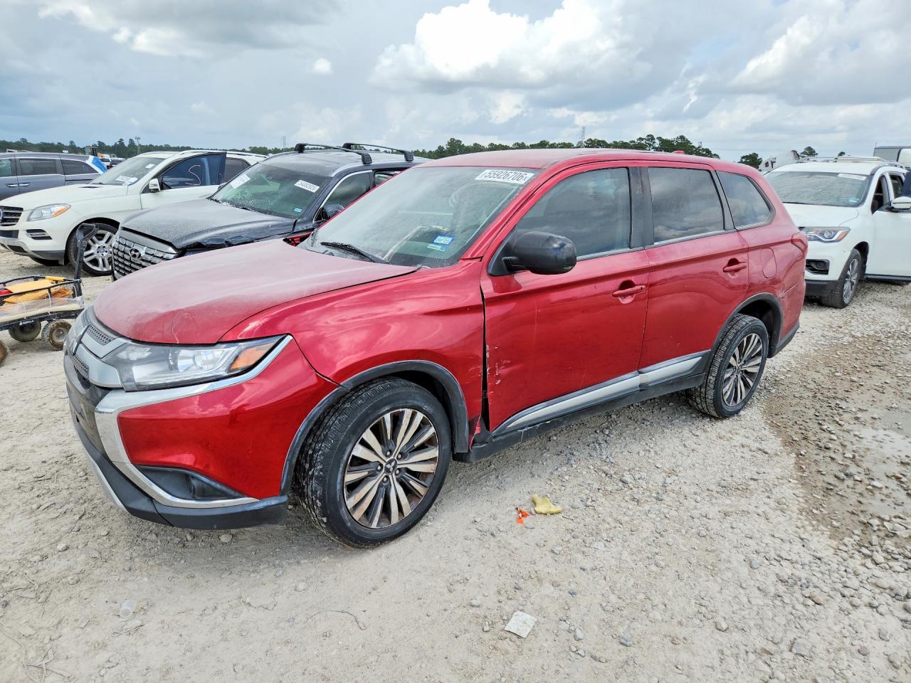Salvage Mitsubishi Outlander Image