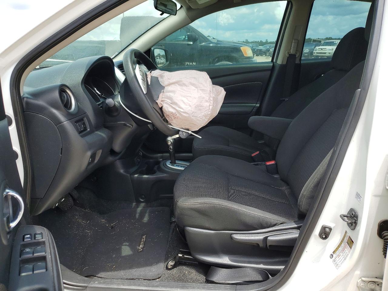 Nissan Versa Sv