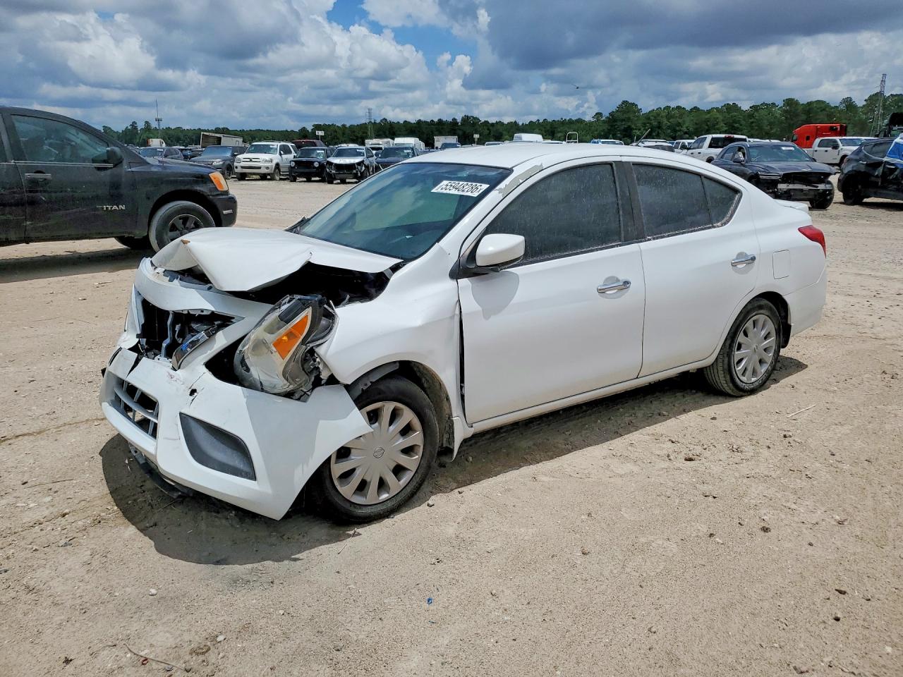 Salvage Nissan Versa Image