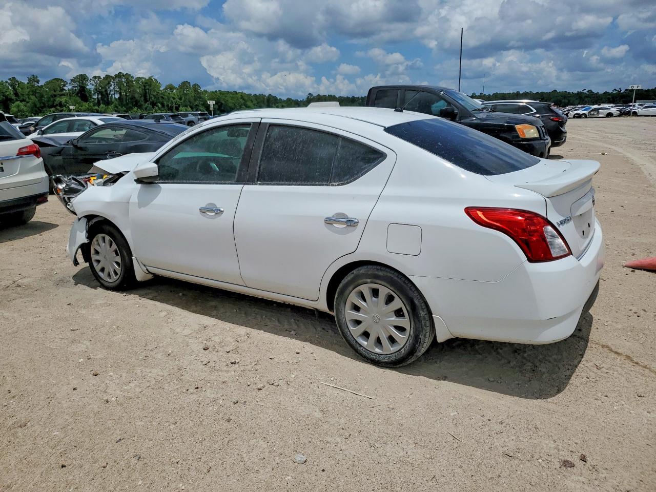 Nissan Versa Sv