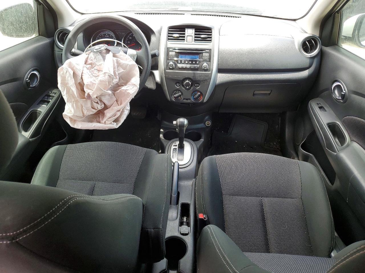 Nissan Versa Sv