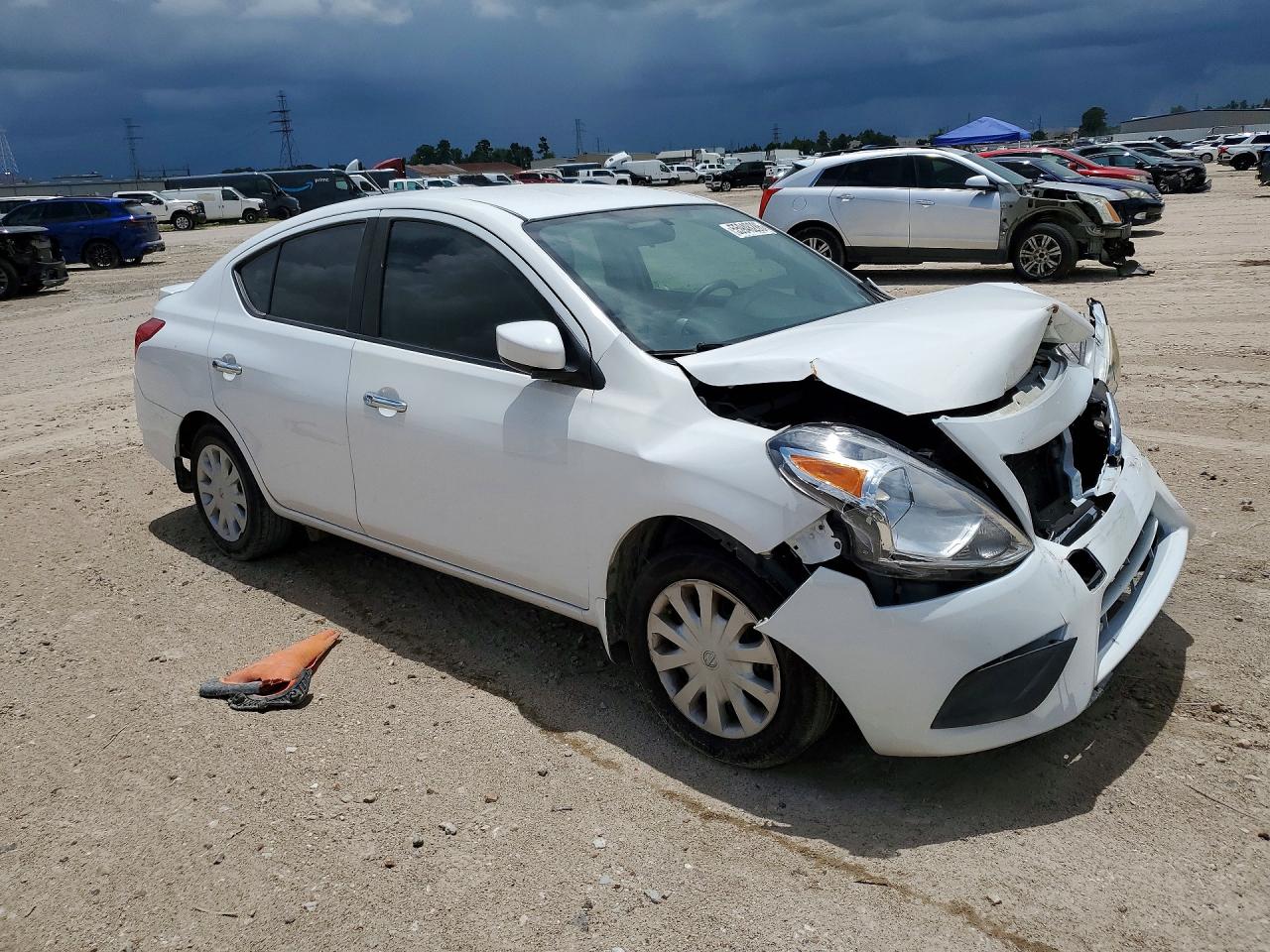 Nissan Versa Sv