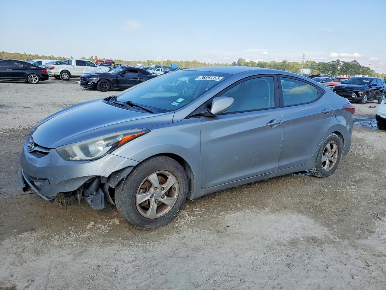 Salvage Hyundai ELANTRA Image