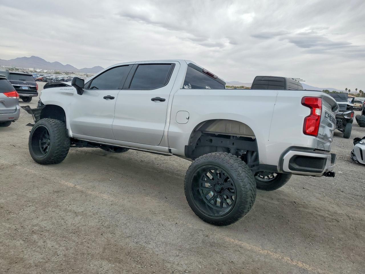 Chevrolet Silverado C1500 Custom