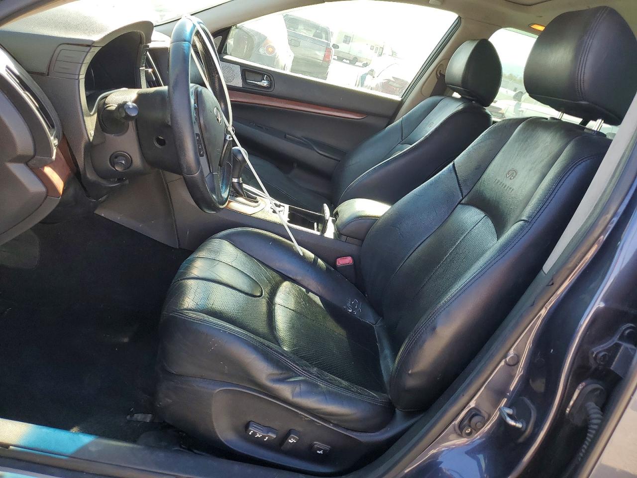 INFINITI G37 X