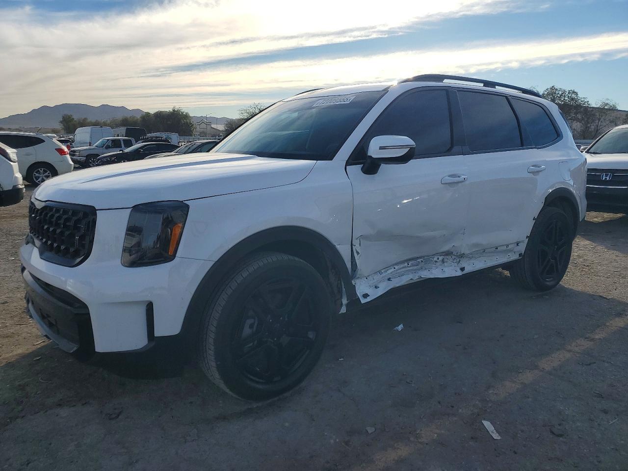Salvage Kia Telluride Image