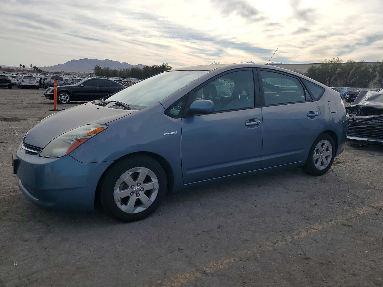 Salvage Toyota Prius Image