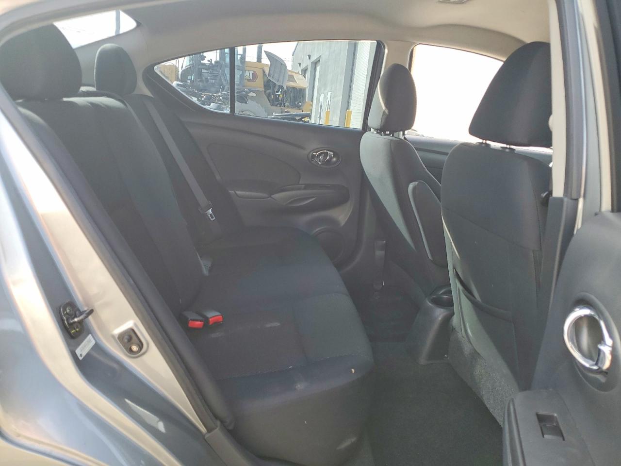 Nissan Versa 1.6 S