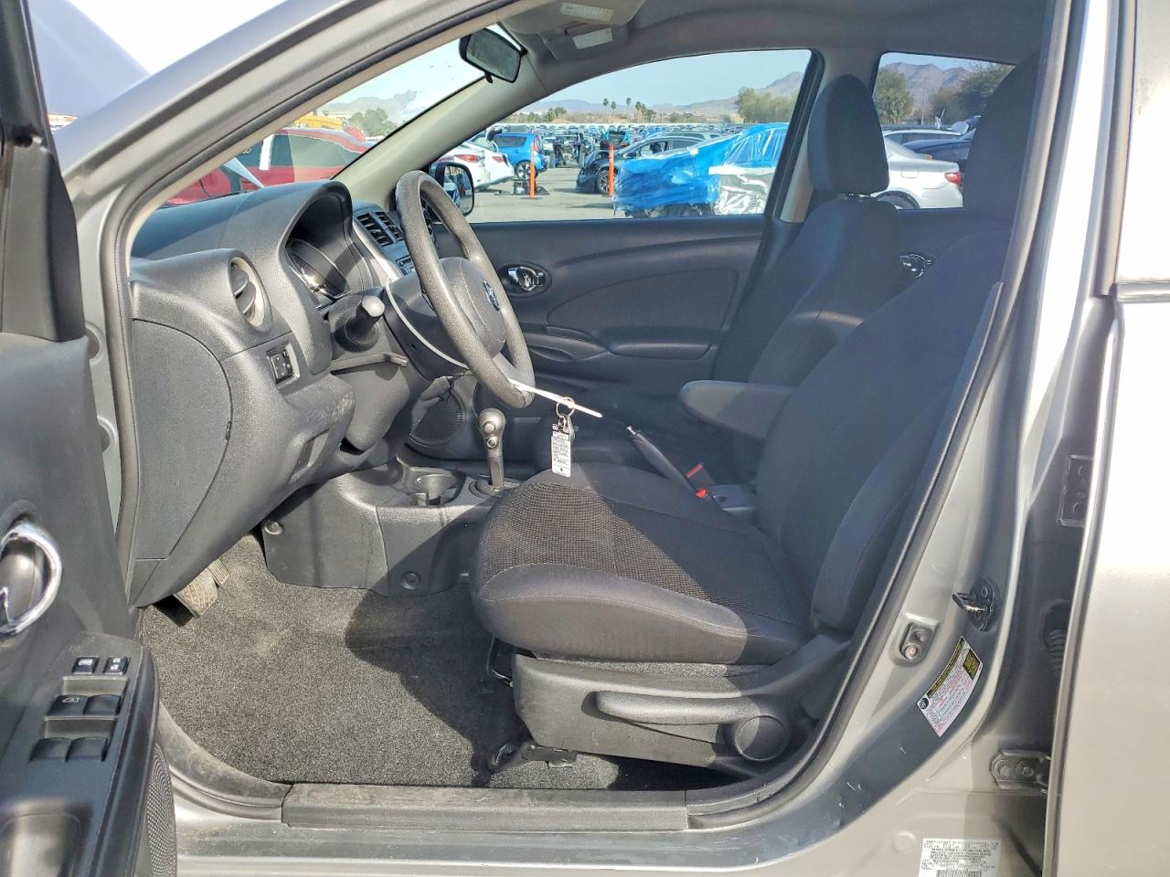 Nissan Versa 1.6 S