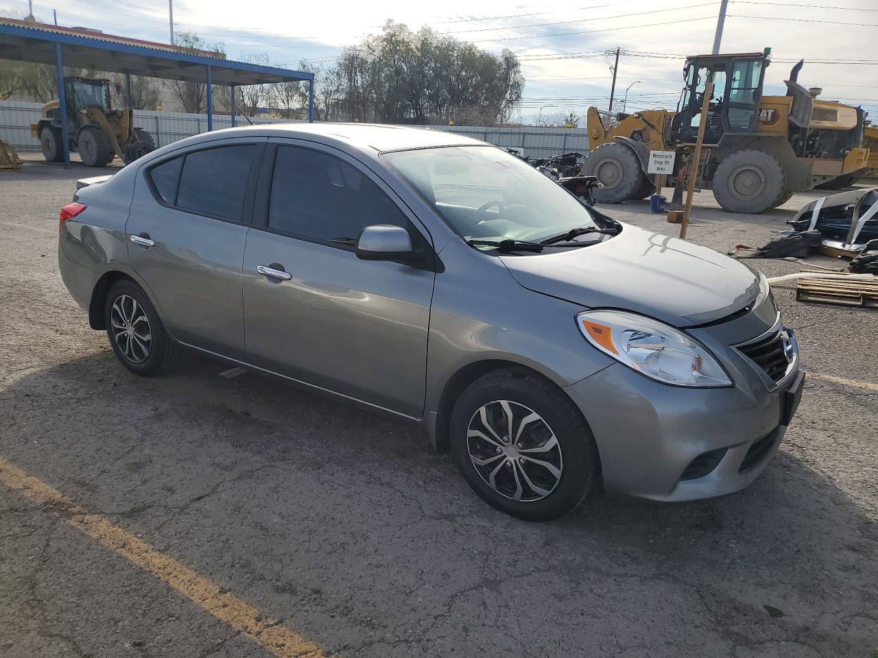 Nissan Versa 1.6 S