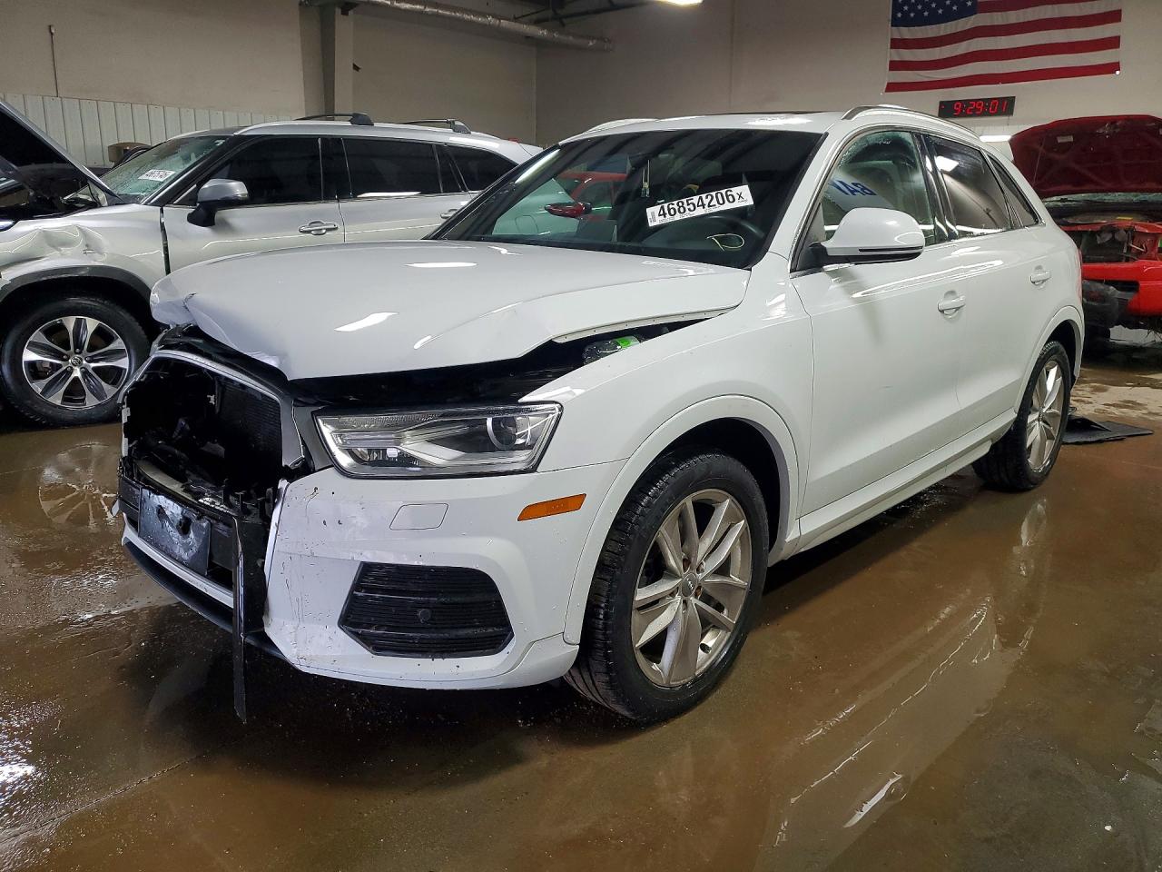 Salvage Audi Q3 Image