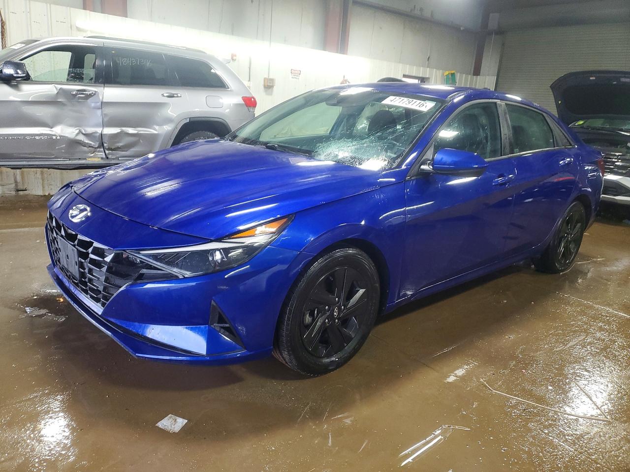 Salvage Hyundai ELANTRA Image