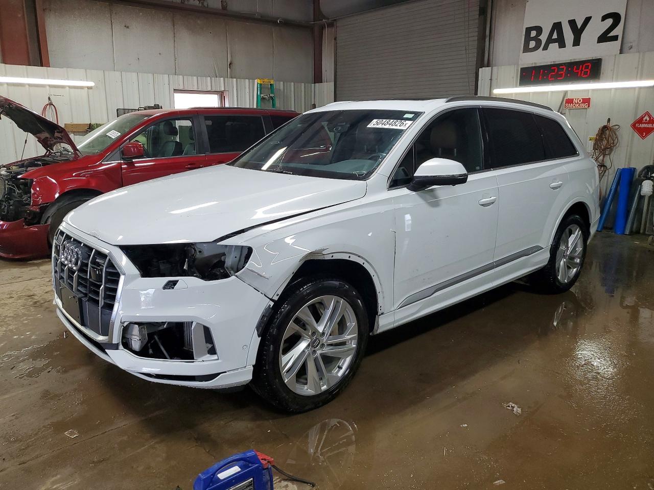 Salvage Audi Q7 Image