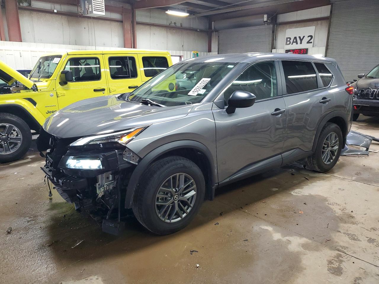 Salvage Nissan Rogue Image