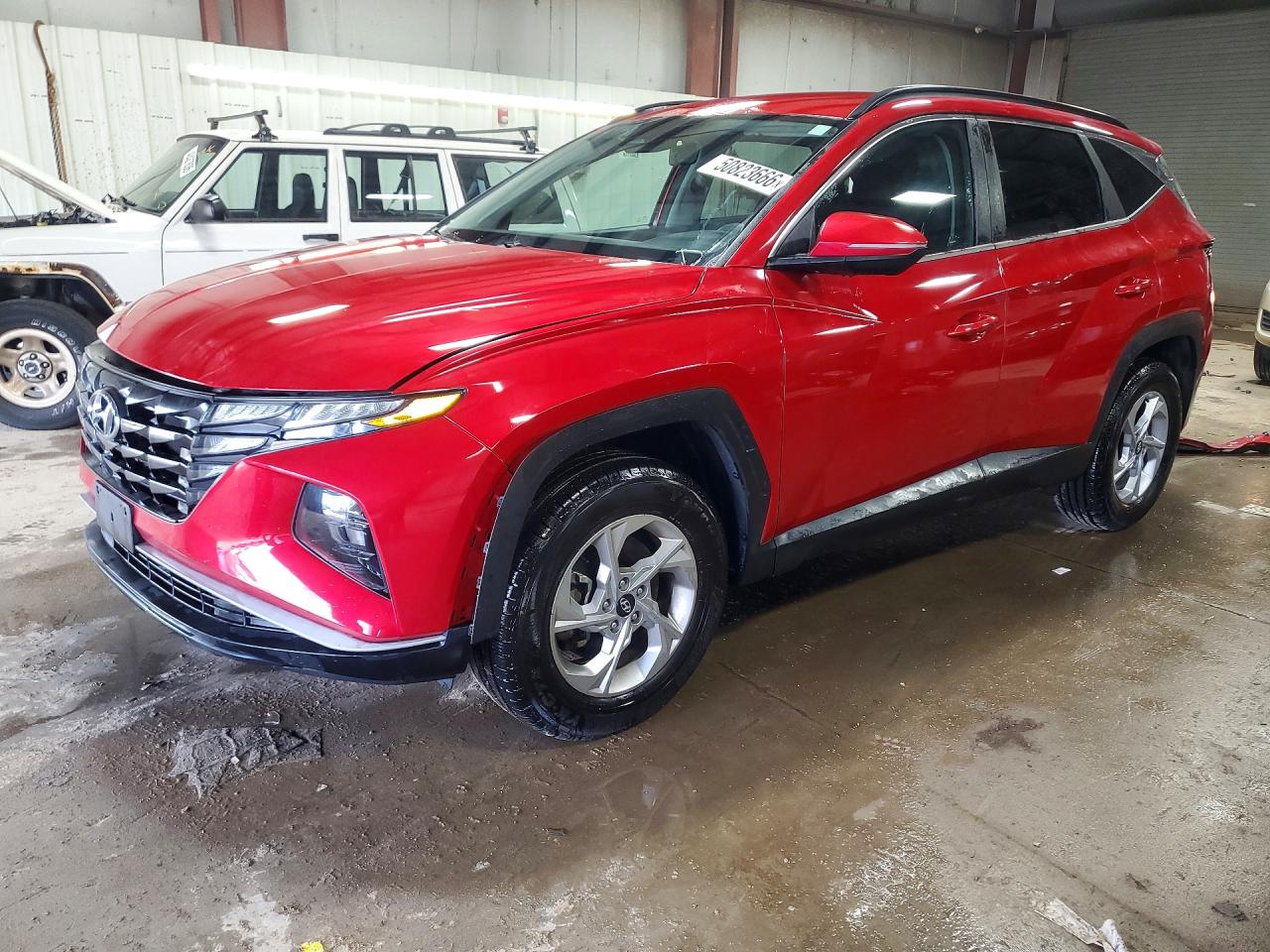 Salvage Hyundai TUCSON Image