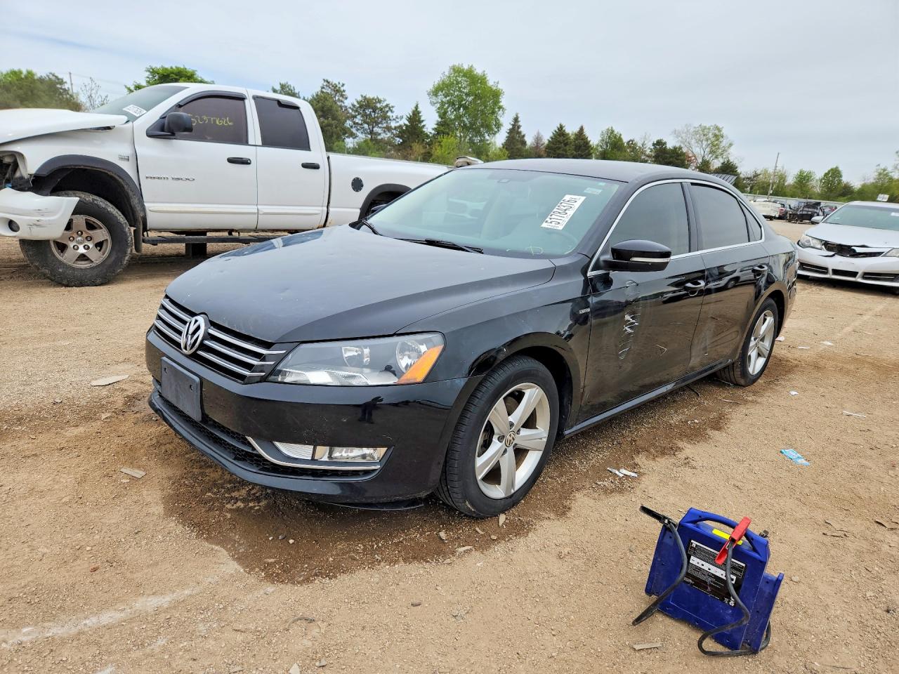 Salvage Volkswagen Passat Image