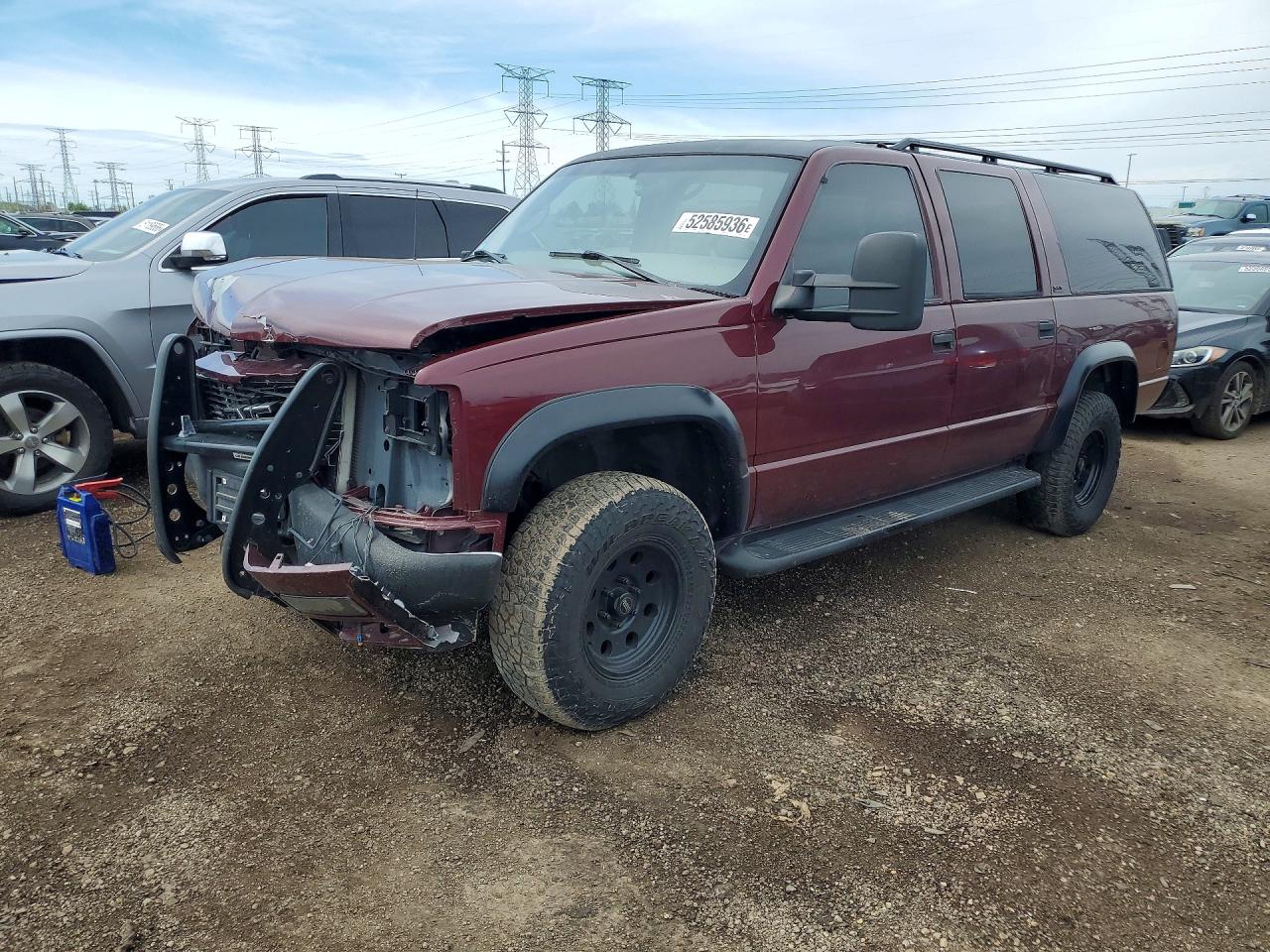Salvage GMC Suburban Image