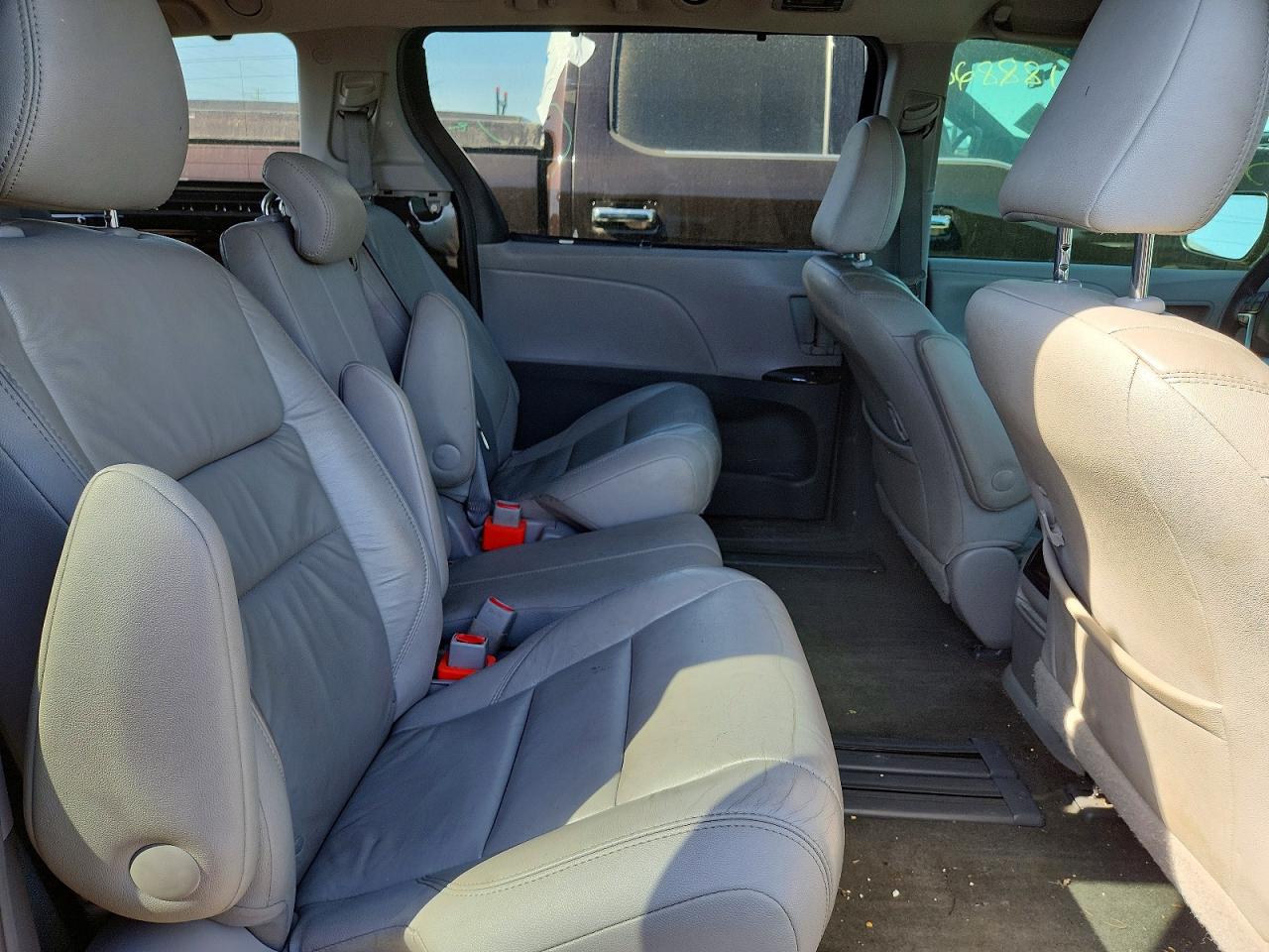 Toyota Sienna Xle 8-passenger