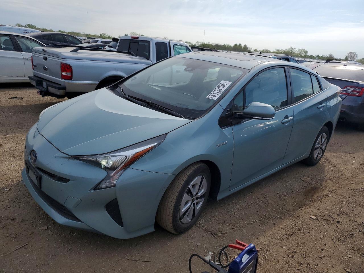 Salvage Toyota Prius Image