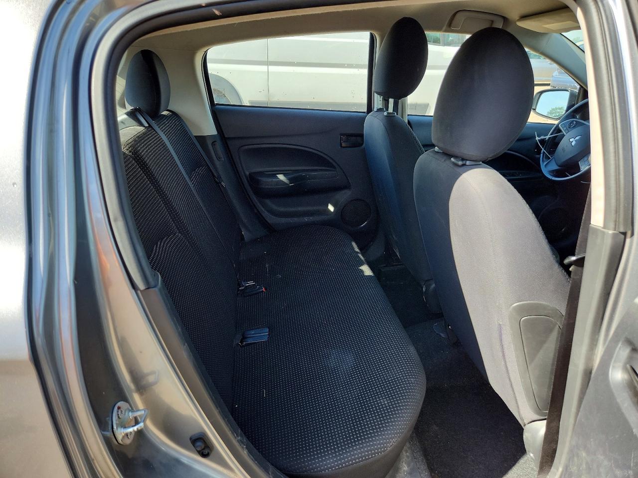 Mitsubishi Mirage Es