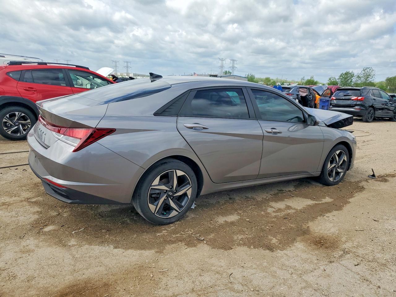 Hyundai ELANTRA Sel