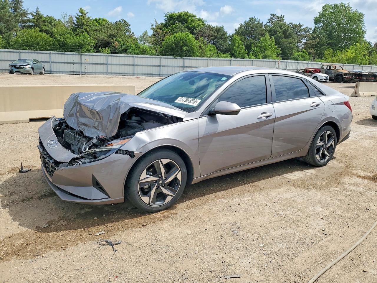 Salvage Hyundai ELANTRA Image